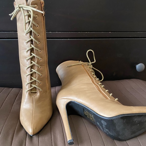 Beige booties - Picture 2 of 7